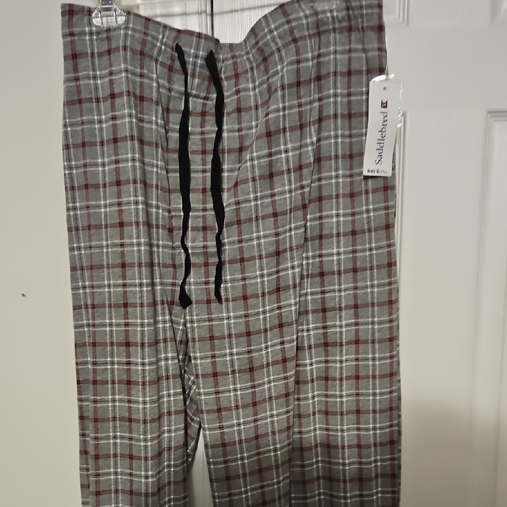 Saddlebred Men's Checkered Joggers - Gray and Red